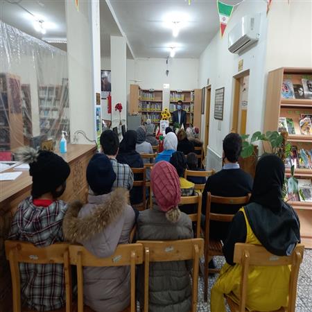 برنامه مناسبتی فجر دانایی با معرفی کتاب و شعرخوانی